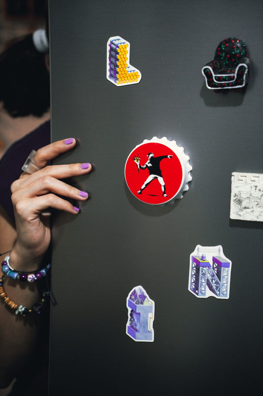 Magnet Flaschenöffner - Flower Thrower (Rot)