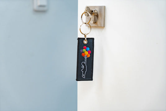 Stoff Schlüsselanhänger - Floating Girl