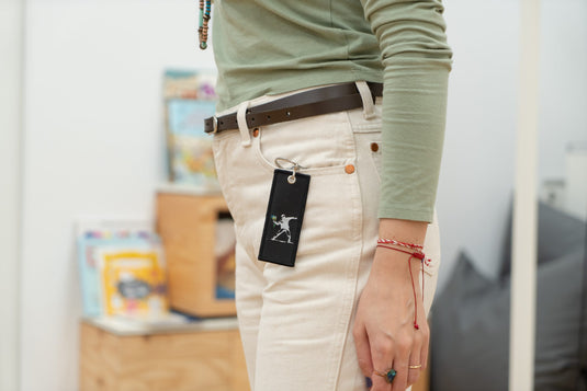 Stoff Schlüsselanhänger - Flower Thrower (Schwarz)