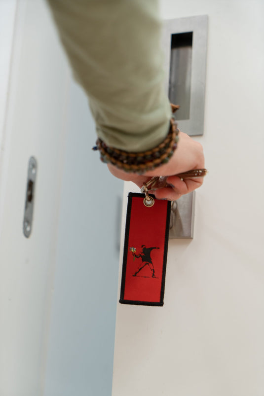 Stoff Schlüsselanhänger - Flower Thrower (Rot)
