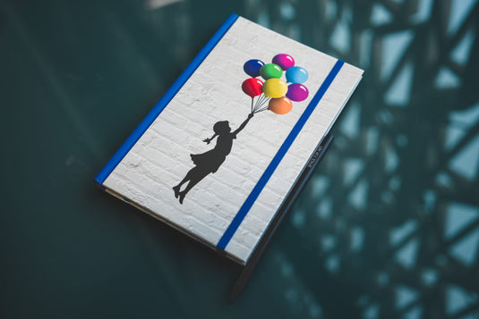 Notizbuch groß - Floating Girl